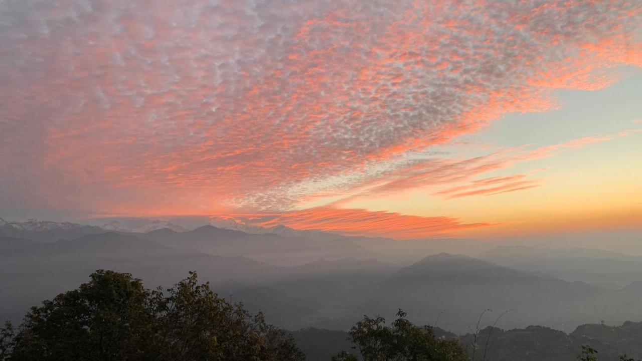 Hotel Pristine Himalaya Pokhara Buitenkant foto