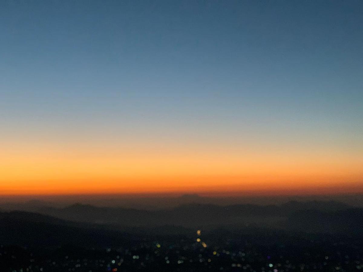 Hotel Pristine Himalaya Pokhara Buitenkant foto