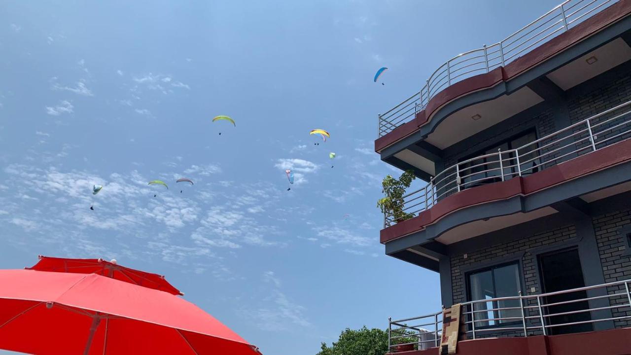 Hotel Pristine Himalaya Pokhara Buitenkant foto