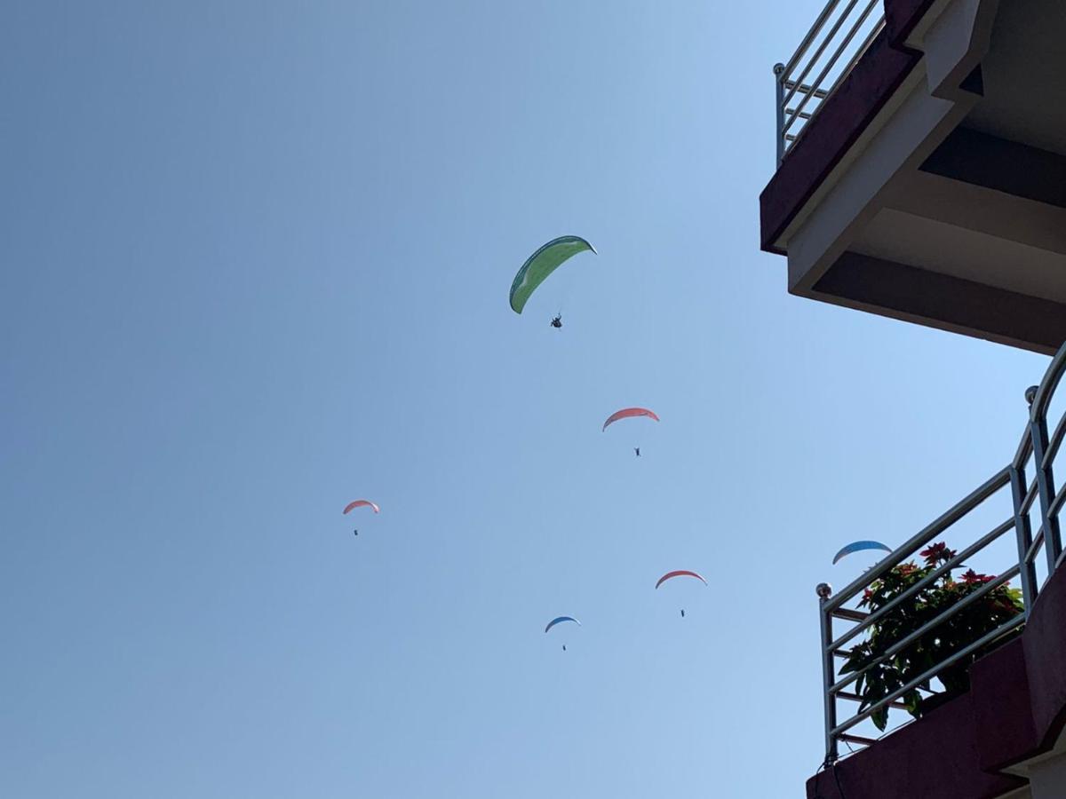Hotel Pristine Himalaya Pokhara Buitenkant foto
