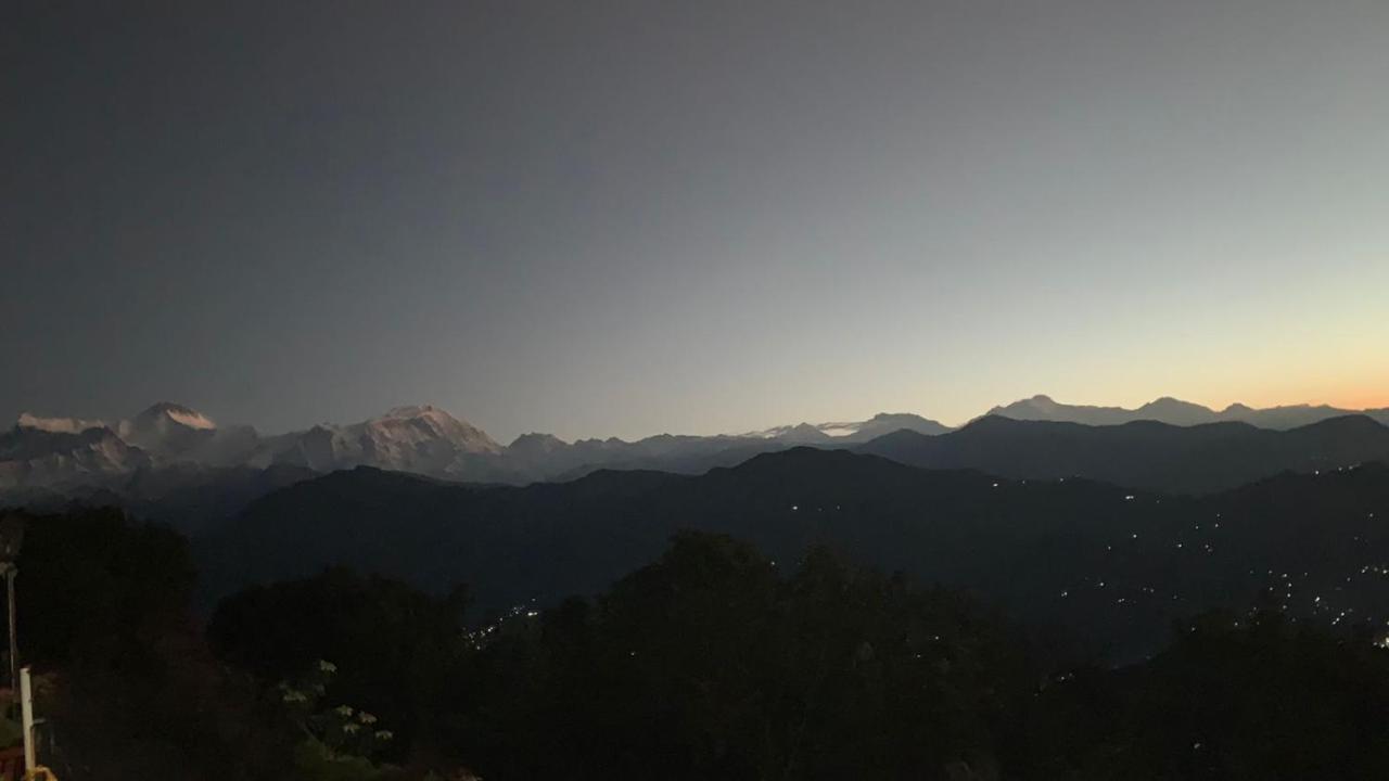 Hotel Pristine Himalaya Pokhara Buitenkant foto