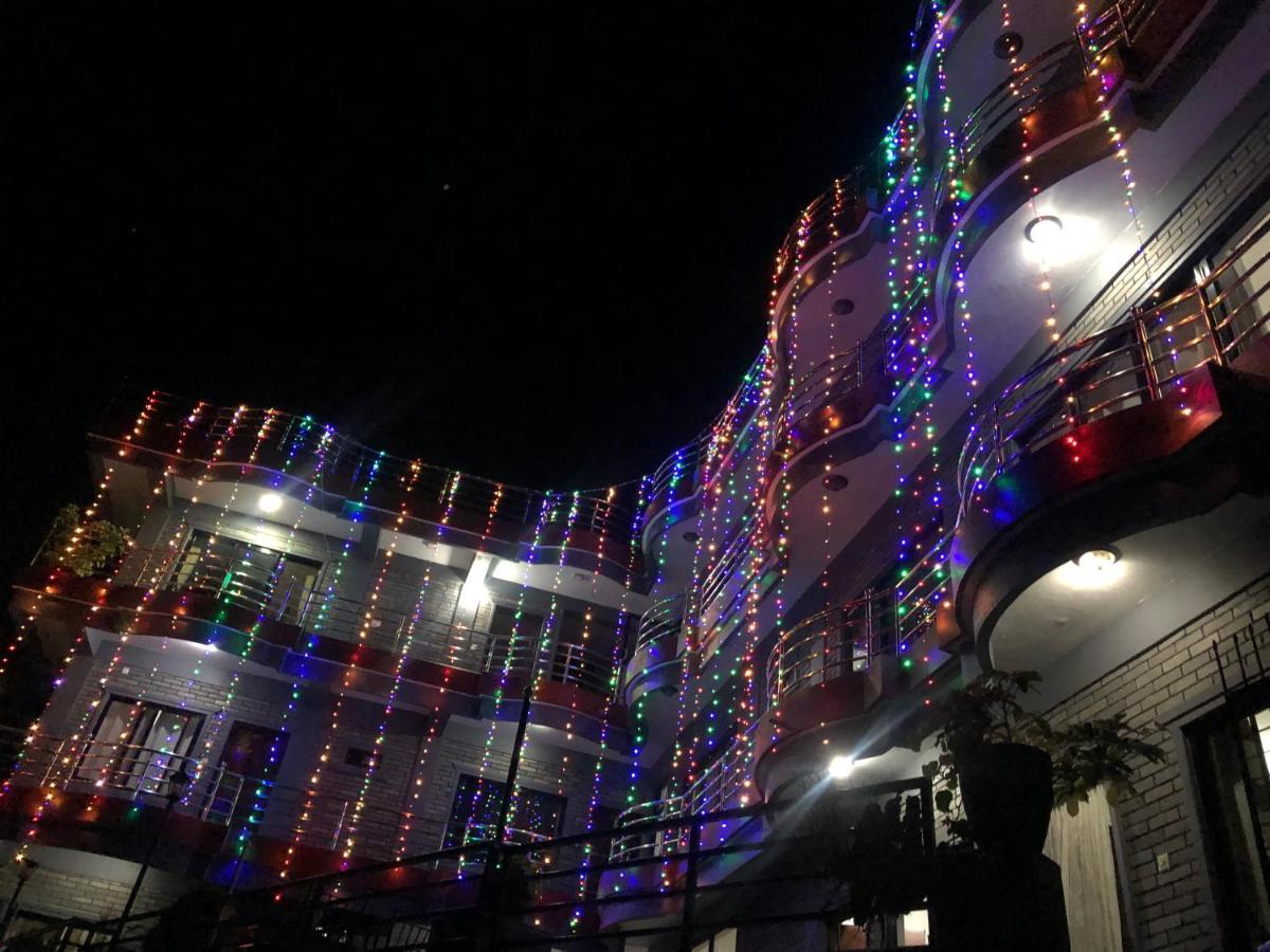 Hotel Pristine Himalaya Pokhara Buitenkant foto